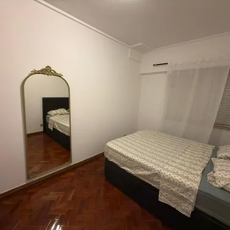 T2 Remodelado Apartment